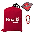 Manta de playa impermeable con bolsillo en el techo. Lona plegable portátil y ligera con estuche de viaje rojo. Manta de camping para picnic al aire libre con clip de corbata fácil