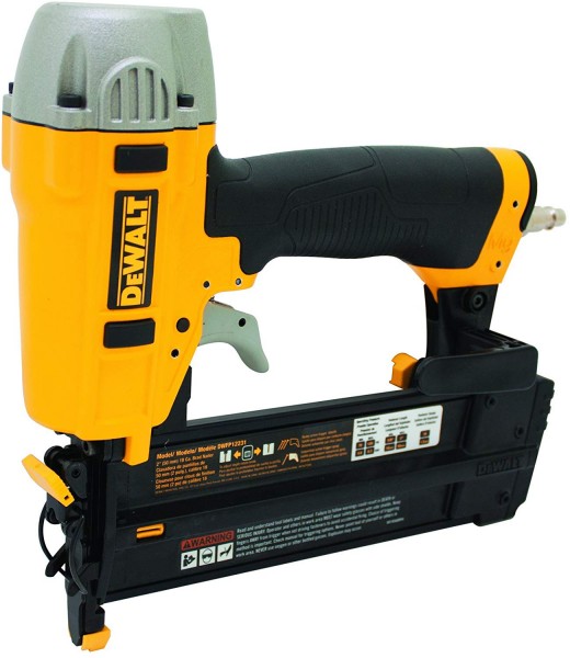 2.Kit de clavadora Dewalt Brad 